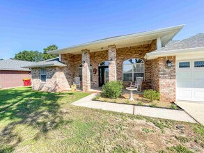 4712 Thousand Oak Blvd in Milton, FL - Building Photo - Building Photo