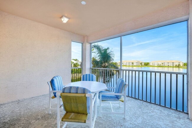 17040 Willowcrest Way in Ft. Myers, FL - Building Photo - Building Photo