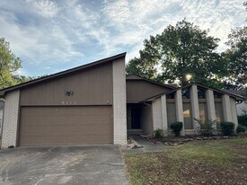 9515 Kingswalk St in Fort Smith, AR - Building Photo