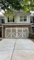 2882 Cross Creek Dr in Cumming, GA - Building Photo
