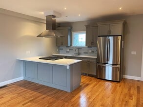 11 Goodhue St in Salem, MA - Building Photo - Building Photo