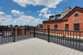 27 Anderson St, Unit 8 in Boston, MA - Building Photo