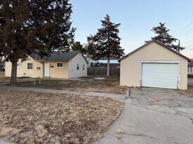 1200 N Johnson St in Lexington, NE - Building Photo