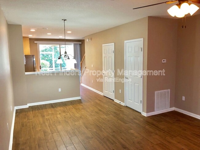 8078 Summer Cove Ct in Jacksonville, FL - Foto de edificio - Building Photo