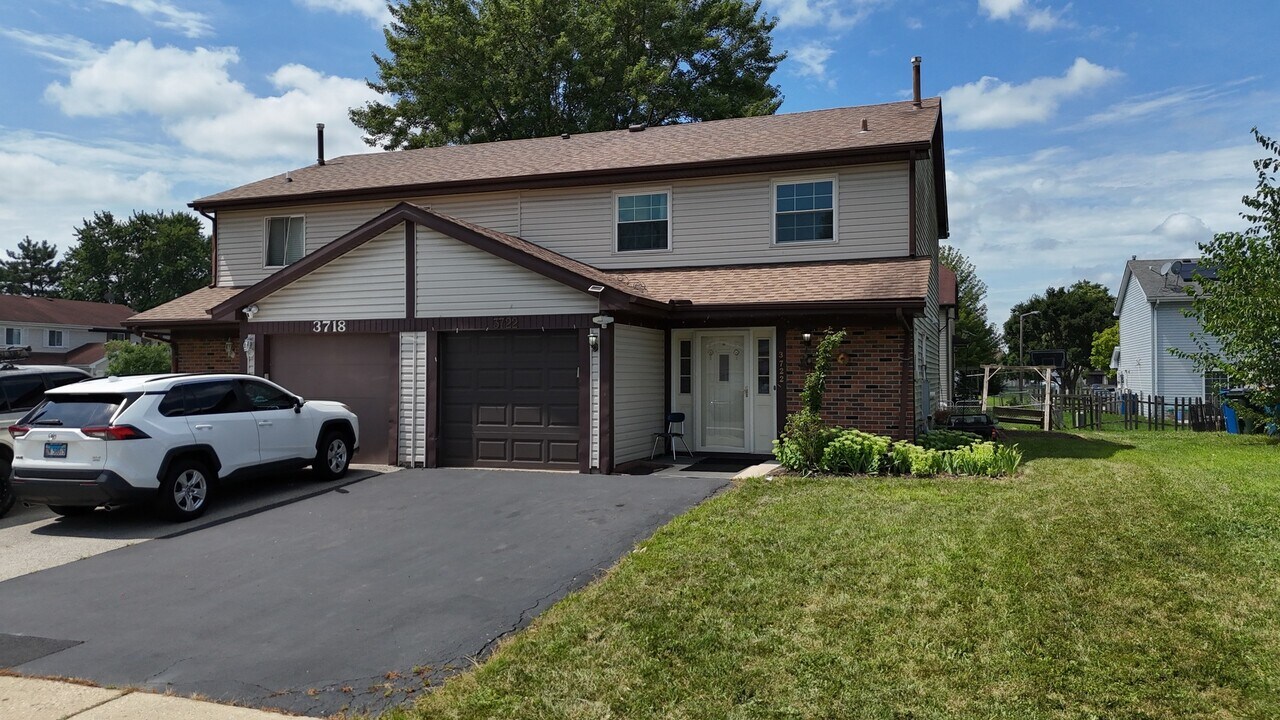 3722 Dory Cir E in Hanover Park, IL - Building Photo