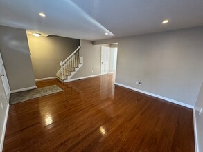 320 Newbury St, Unit 8340-103 in Danvers, MA - Building Photo - Building Photo