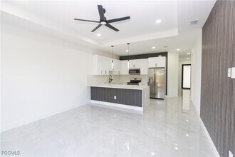 847 Duplex St E in Lehigh Acres, FL - Building Photo - Building Photo