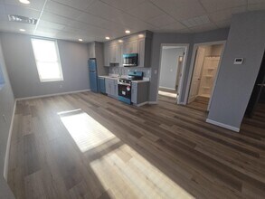 74 W Main St-Unit -2 in Walden, NY - Building Photo - Building Photo