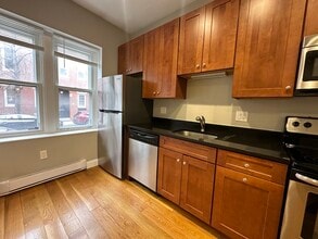 40 Medford St, Unit 1 in Chelsea, MA - Foto de edificio - Building Photo