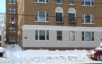 Colonial Arms Apartments in Schenectady, NY - Building Photo - Building Photo