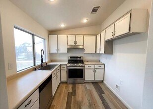 5526 Indigo Hills St in North Las Vegas, NV - Building Photo - Building Photo