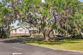 HarborOne Apartments in Beaufort, SC - Foto de edificio - Building Photo