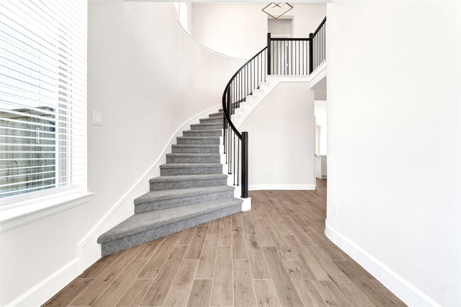 property at 2811 Sunrise Fld Ln