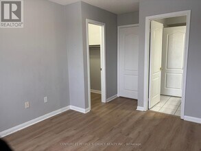 250 Richvale Dr S in Brampton, ON - Building Photo - Building Photo