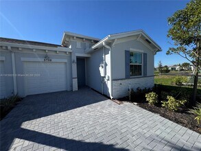 5726 Divine Dr in Delray Beach, FL - Building Photo - Building Photo