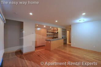 132 Columbia St in Cambridge, MA - Foto de edificio - Building Photo