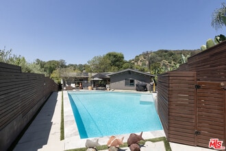 2906 Nichols Canyon Rd in Los Angeles, CA - Building Photo - Building Photo