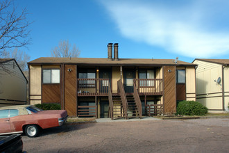 2914 Straus Ln in Colorado Springs, CO - Building Photo - Building Photo