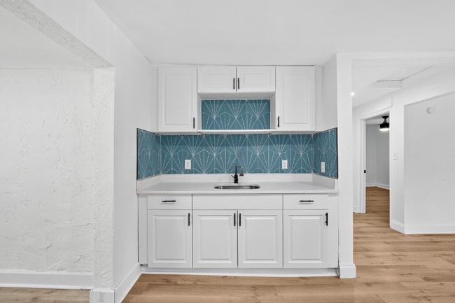 3525 50th Ave N in St. Petersburg, FL - Building Photo - Building Photo