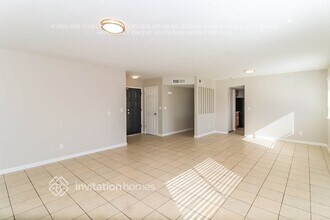 4709 W Paradise Ln in Glendale, AZ - Building Photo - Building Photo