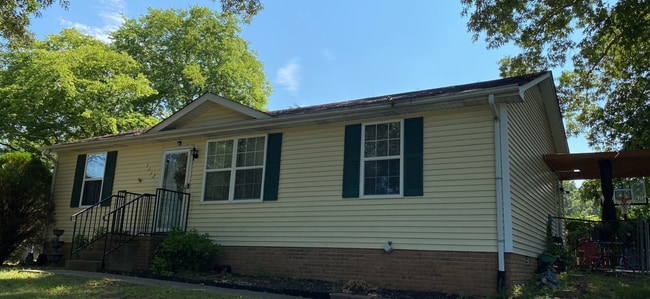 property at 1112 Britton Springs Rd