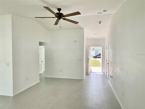 270 Hyacinth Ct in Poinciana, FL - Building Photo - Building Photo