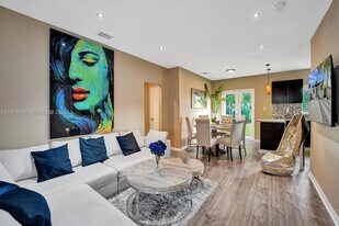 170 NW 46th St in Miami, FL - Building Photo