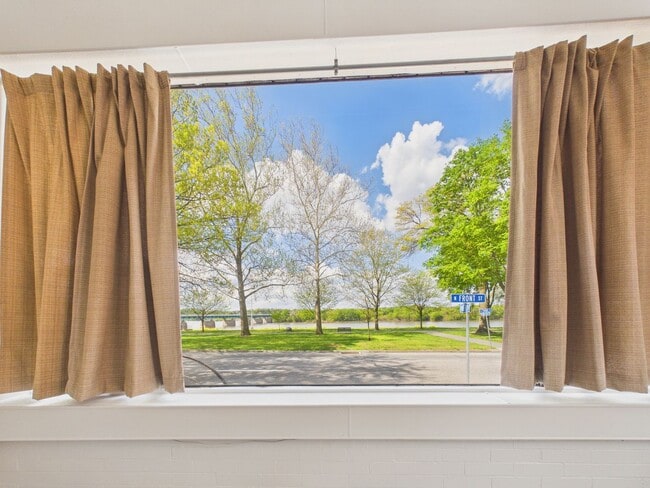 1017 N Front St in Harrisburg, PA - Building Photo - Building Photo