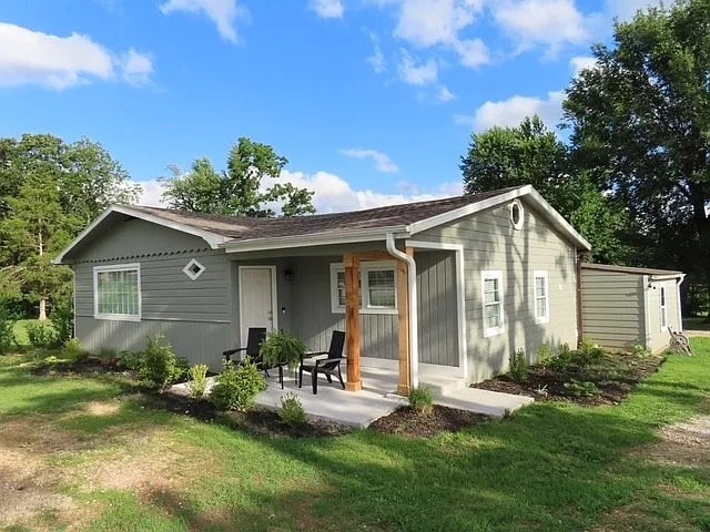 property at 1106 W Olrich St