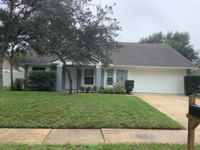 1127 Shaffer Trl in Oviedo, FL - Building Photo - Building Photo