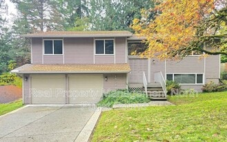 19711 41st Ave NE in Lake Forest Park, WA - Building Photo
