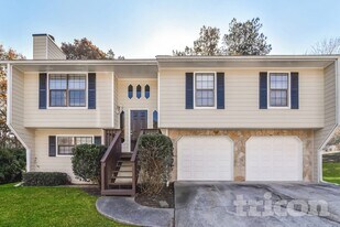 2637 Cimmaron Trail in Lithia Springs, GA - Building Photo
