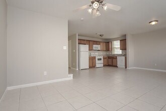4906 S Cancun in Houston, TX - Building Photo - Building Photo