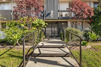 1500 Gramercy Place in Los Angeles, CA - Foto de edificio - Building Photo
