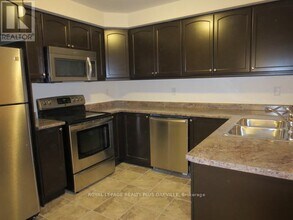 246 Mortimer Cres in Milton, ON - Building Photo - Building Photo