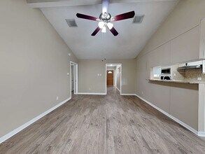 801 Newport Blvd in League City, TX - Building Photo - Building Photo