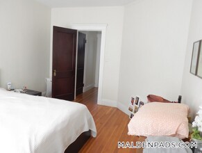 90 Maple St, Unit 3 in Malden, MA - Foto de edificio - Building Photo