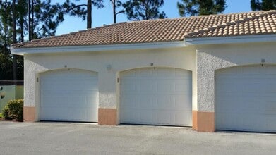 1210 Myrtlewood Cir E in Palm Beach Gardens, FL - Building Photo - Building Photo