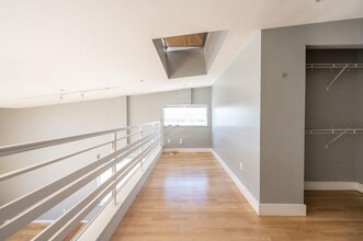 1250 Missouri St-Unit -301 in San Francisco, CA - Foto de edificio - Building Photo