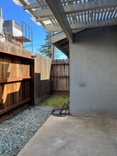1321 Claus Rd, Unit B in Modesto, CA - Building Photo - Building Photo
