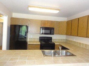 5400 Mountain Blvd in Oakland, CA - Building Photo - Building Photo