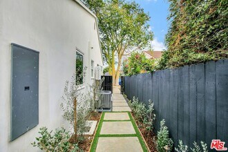 2723 Burkshire Ave in Los Angeles, CA - Building Photo - Building Photo