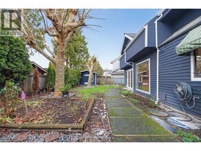 9839 Waller Ct in Richmond, BC - Building Photo - Building Photo