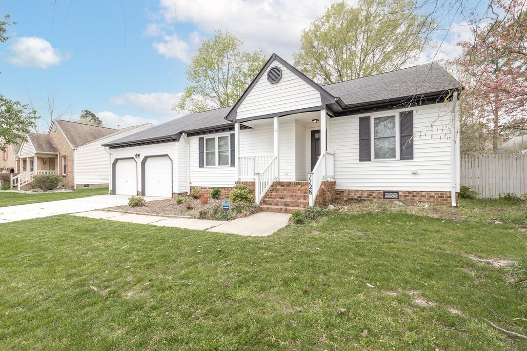 1128 Norcova Ct in Chesapeake, VA - Building Photo