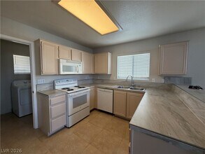 1020 Allure Dr in Las Vegas, NV - Building Photo - Building Photo