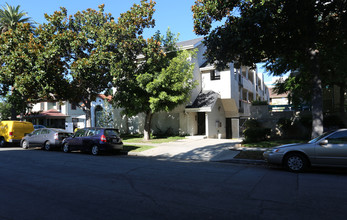 337 N Kenwood St in Glendale, CA - Building Photo - Building Photo