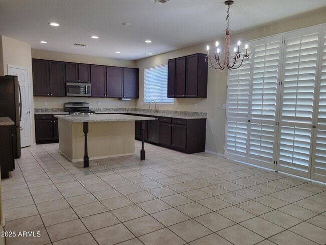 1446 S Corrine Dr in Gilbert, AZ - Building Photo - Building Photo