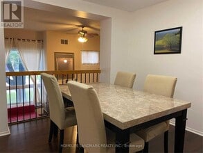 92 Esterlawn Private in Ottawa, ON - Building Photo - Building Photo