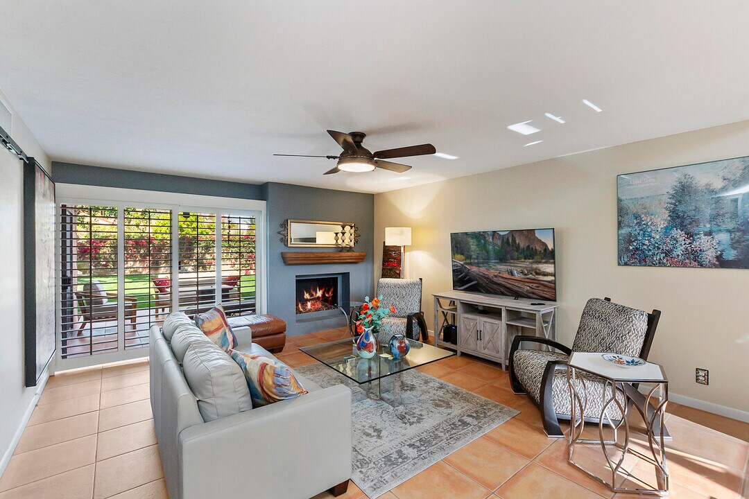 48624 Moon Terrace Ln in Palm Desert, CA - Building Photo