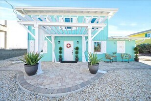 3161 N Ocean Shore Blvd in Flagler Beach, FL - Building Photo